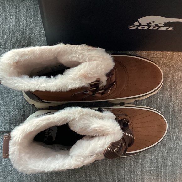 Sorel Women's Tivoli V Waterproof Booties, size 8 - Picture 4 of 11